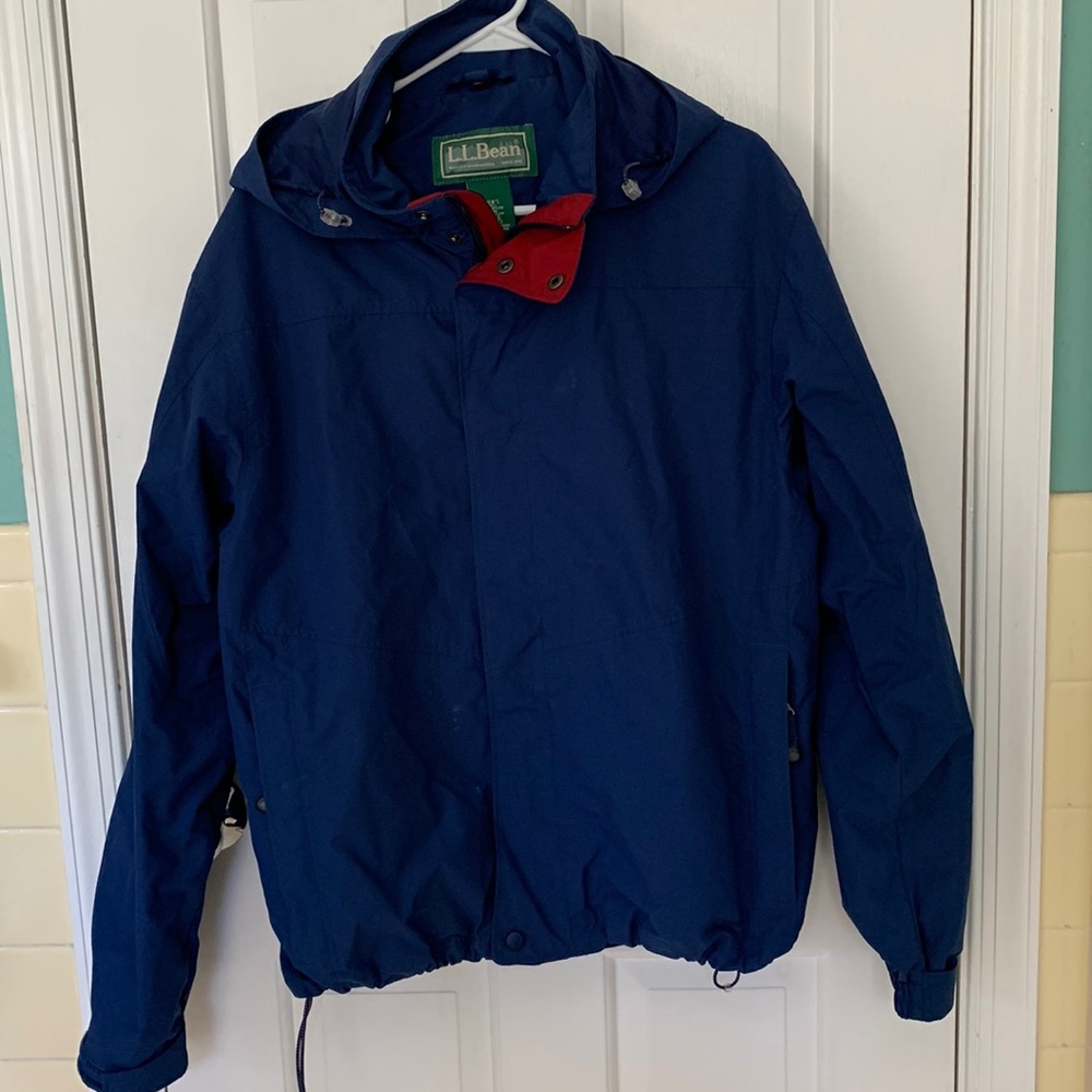 Great men’s hooded ski jacket!
